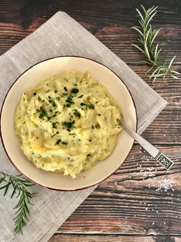 Vegan no-butter mashed potatoes in a bowl.