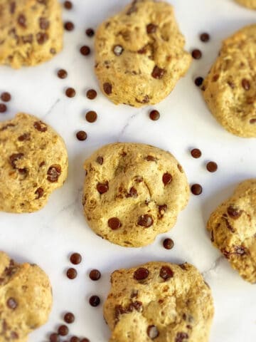 Vegan chocolate chip cookies.