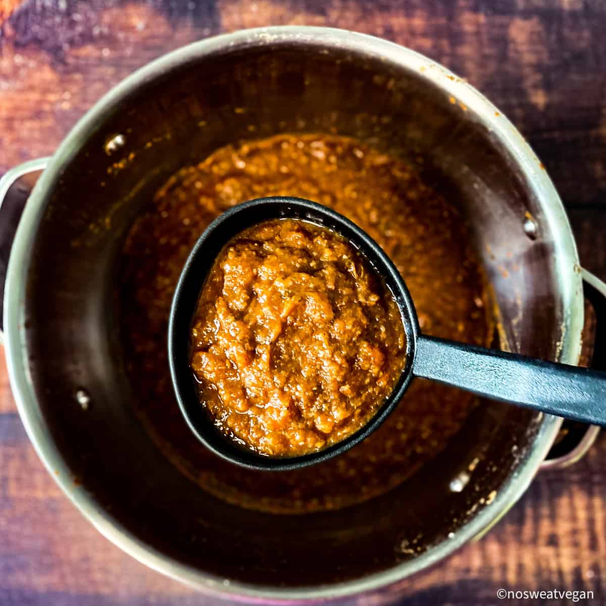 Finished pot of vegan bolognese sauce.