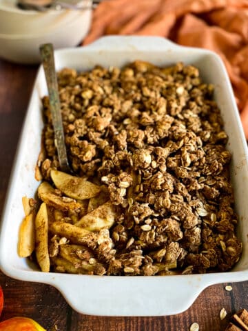 Vegan apple crumble.
