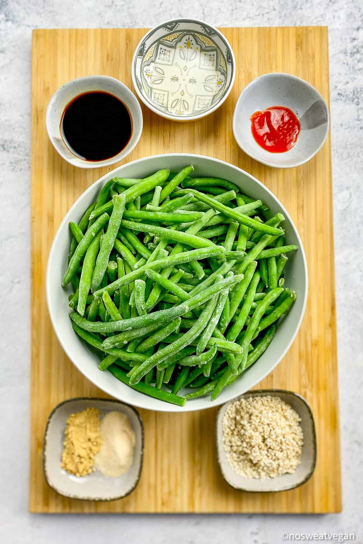 Air fryer frozen green beans ingredients.