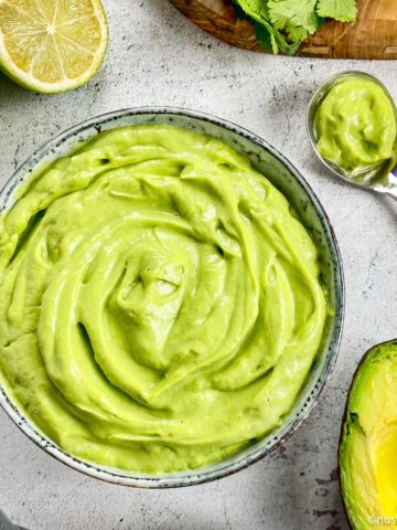 Vegan avocado cream recipe.