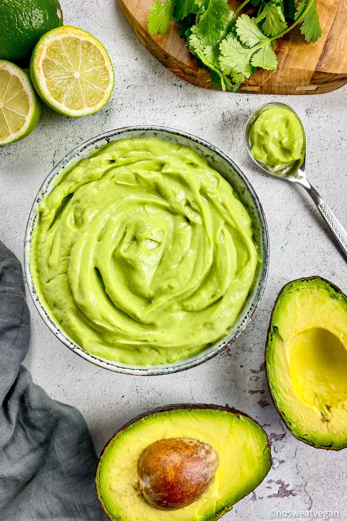 Vegan avocado crema in a bowl.