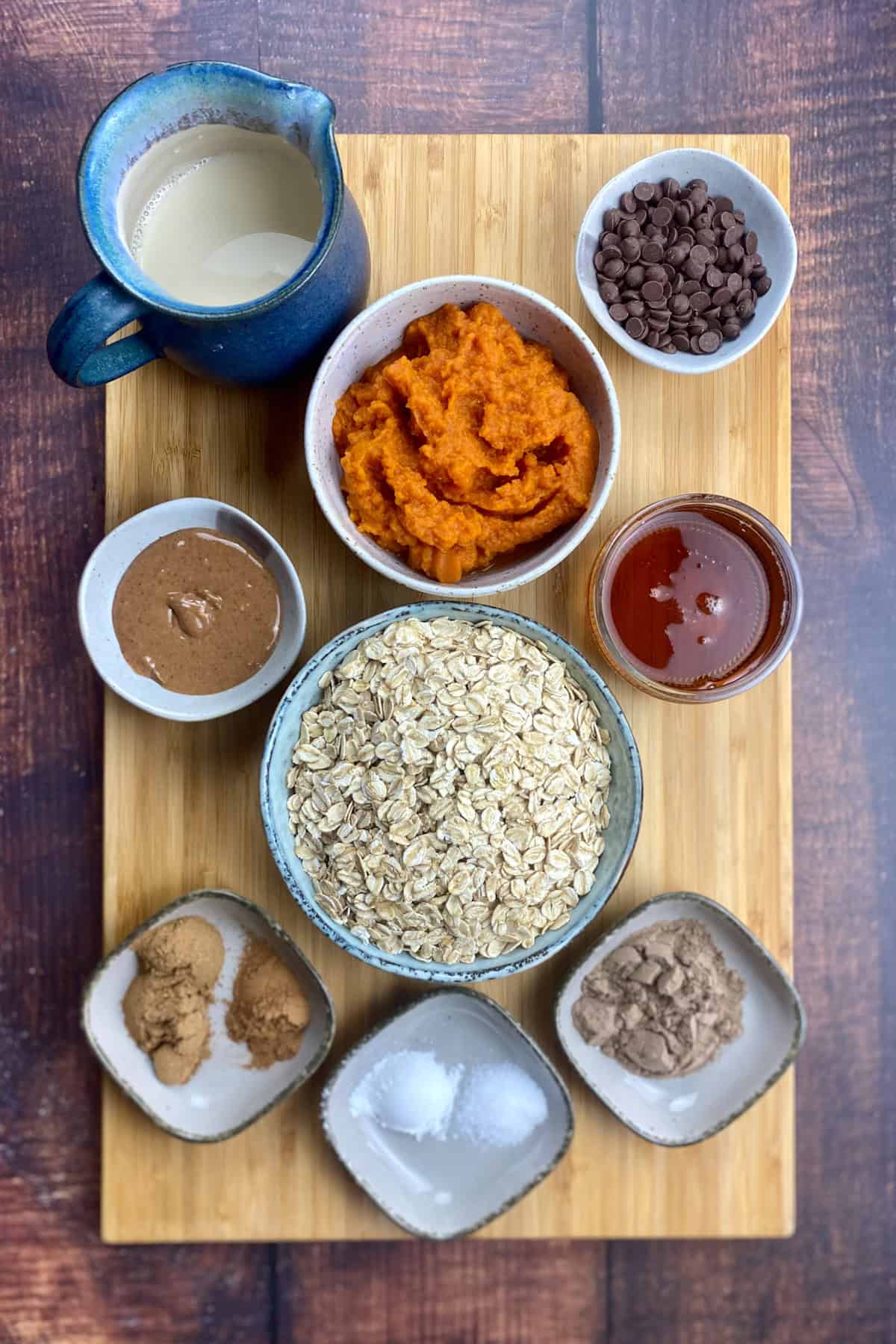 Pumpkin baked oats ingredients.